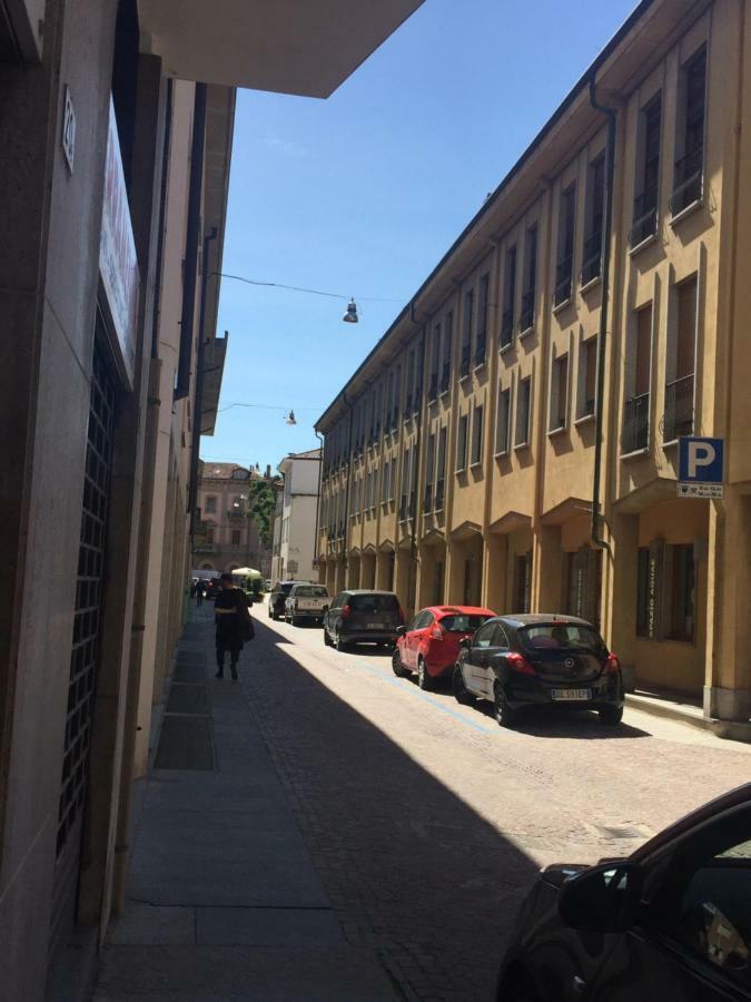 Apartment La Mansarda Alba  Dış mekan fotoğraf